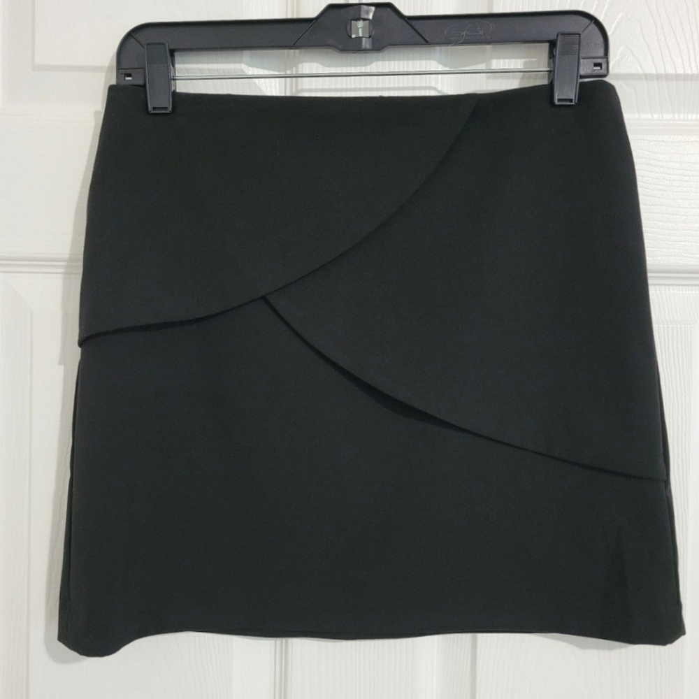 Dalia Collection Black Mini Skirt Size 2(XS) Ruffled Layered Front Zip-Up